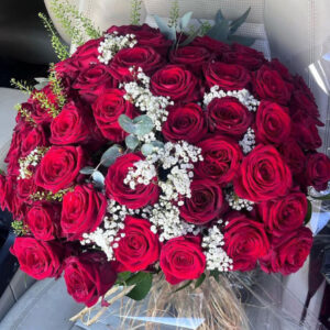 Large Bunch Of Red Roses